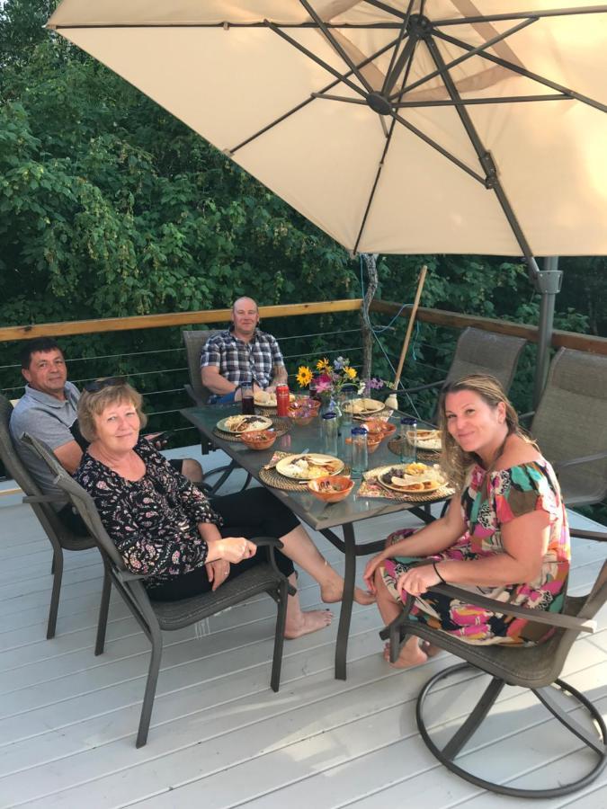 Pebble Springs Bnb Grand Beach Kültér fotó